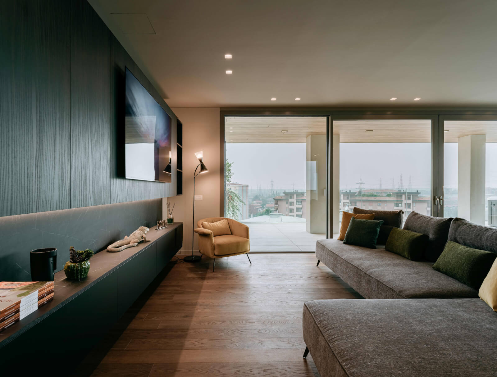 Una living room della Residenza De Gasperi a Brugherio by Ge Homes